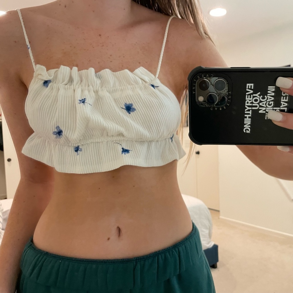 Isabelle’s Cabinet Cropped Open back floral tank